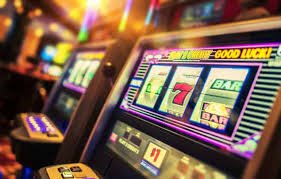 shwelamin Sports Betting Live Odds စစ်ဆေးနေသော မြန်မာ Esports ကစားသမား